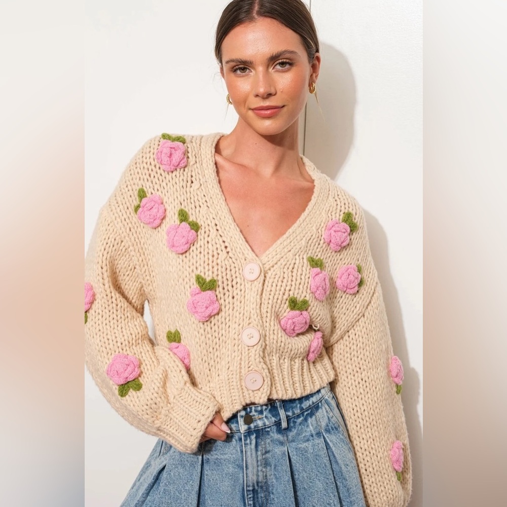 Pretty garden Chunky Knit Cardigan M NWT